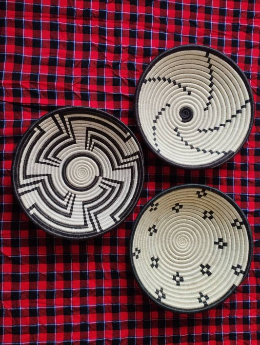 Black woven basket wall art, white boho wall baskets, black and white woven tray, african style decor, african baskets wall decor, wall art